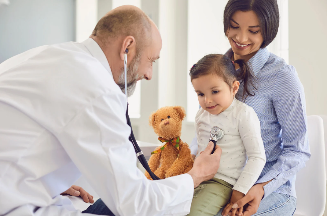 Consulta de Pediatría en consultorio